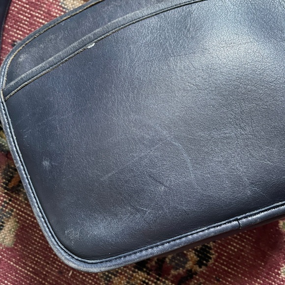 Coach Vintage Crossbody Navy Leather Rectangular Zipper Closure Soft - Picture 2 of 9